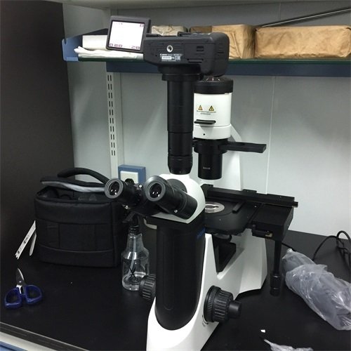 2016年12月 倒置顯微鏡安裝于藥植所2